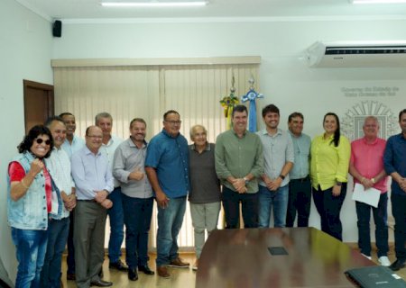 Alexandrino Garcia participou de reunião com Riedel e prefeitos do Conisul