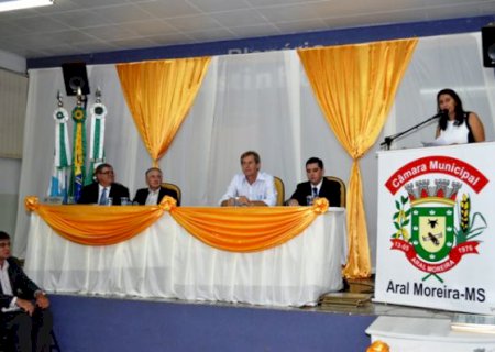 Câmara outorga títulos a 34 personalidades em Aral Moreira