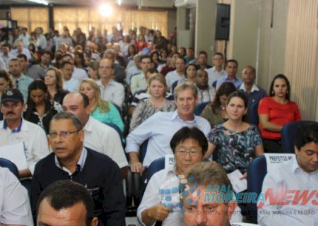 Secretaria de Saúde recebe computador para sala de vacina