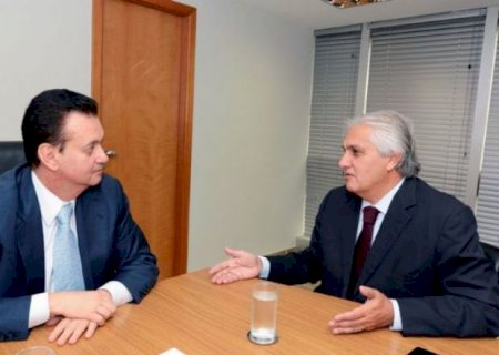 Delcidio se reúne com ministro Kassab e solicita desbloqueio dos restos a pagar para infraestrutura em Aral Moreira e outros municípios