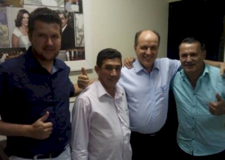 Carlinhos Marques se reúne com deputados em busca de investimentos para Aral Moreira