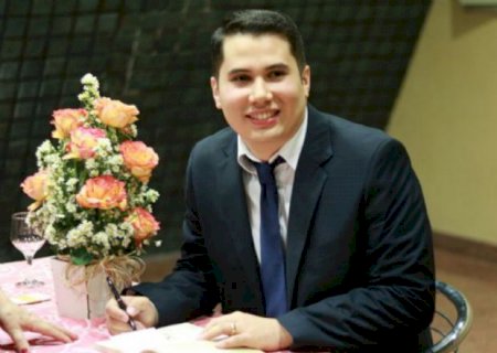 Ex-aluno retorna a Aral Moreira para lançamento do livro ‘O Refém do Abandono’