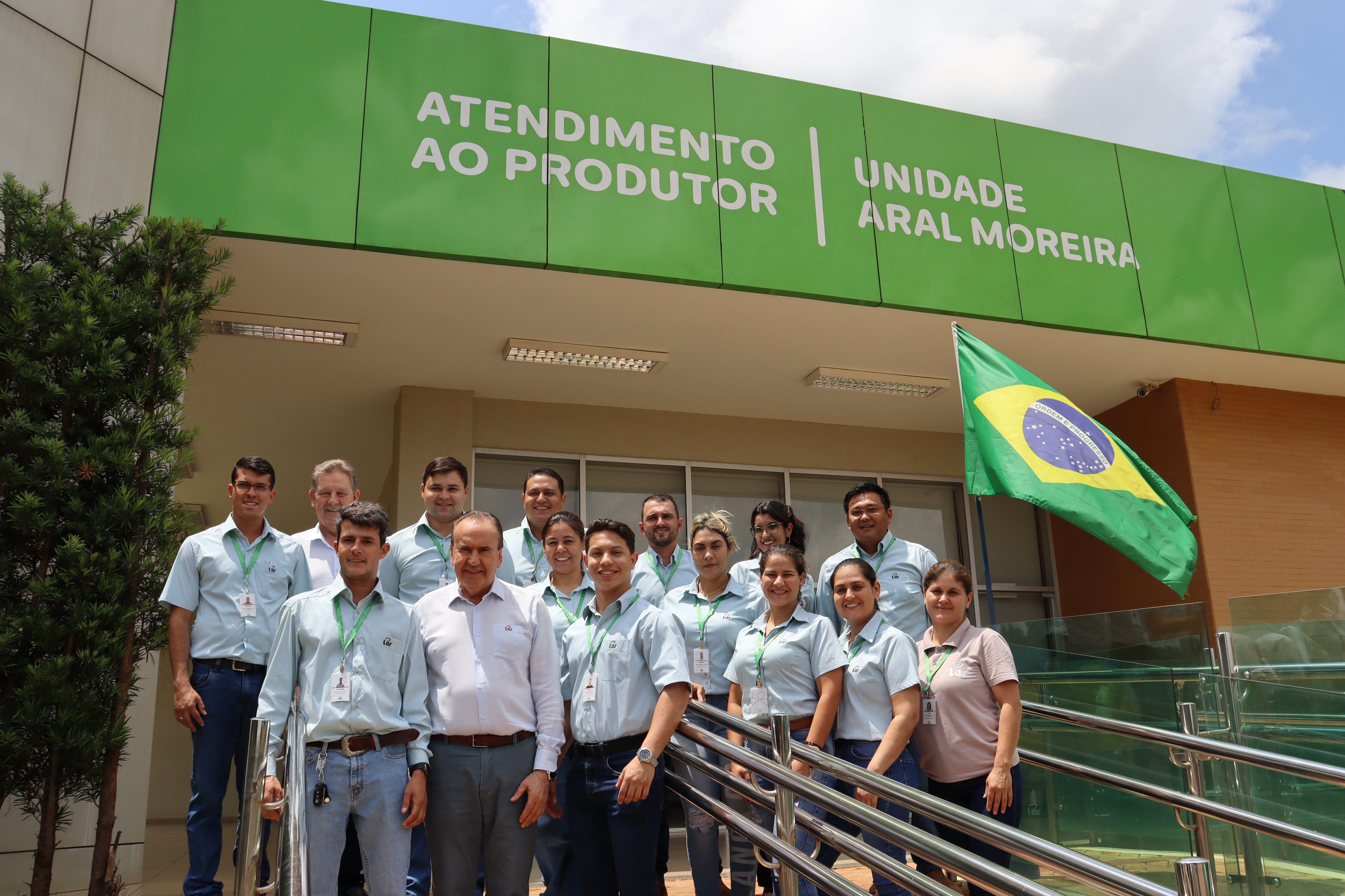Parte da equipe da Lar Cooperativa de Aral Moreira.